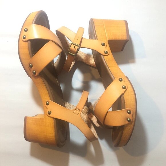 CUSHIONAIRE Sandals Women's Size 9 Honey Slate Faux Wood Block Heel - Picture 9 of 12